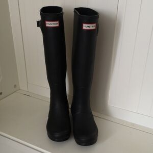 Hunter Classic Black Knee-High Rain Rubber Boots Black Women Size 8 Worn One Tim
